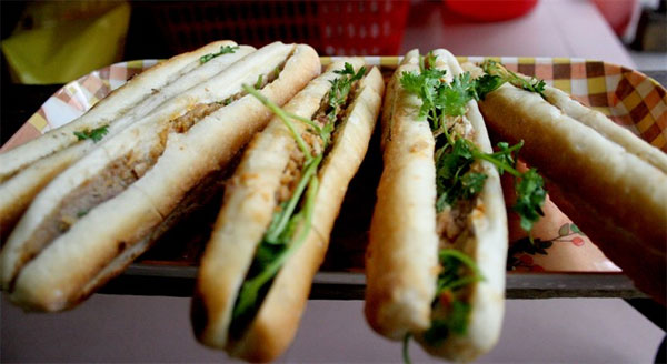 Hai Phong cuisine, banh mi que, Hai Phong banh mi, Vietnam economy, Vietnamnet bridge, English news about Vietnam, Vietnam news, news about Vietnam, English news, Vietnamnet news, latest news on Vietnam, Vietnam