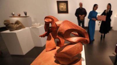 Sculpture exhibition celebrates spring of the country
