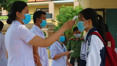 Thousands of students sit grade 10 entrance exams in Hai Phong and Quang Binh