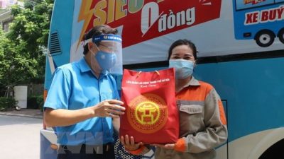 Hanoi Labour Federation supports workers to overcome COVID-19 pandemic