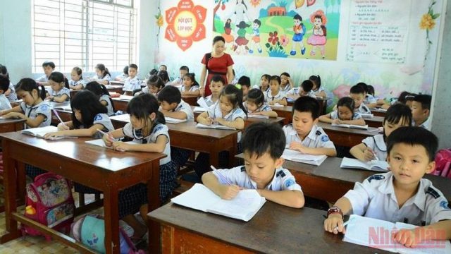over-one-third-of-vietnam’s-provinces-and-cities-allow-students-in-physical-classrooms.jpg