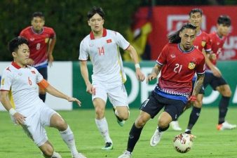 Vietnam beat Laos 2-0 in AFF Suzuki Cup opener