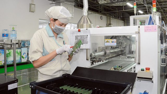 vietnam’s-export-overcomes-difficulties-to-make-breakthrough.jpg