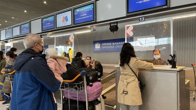 vietnam-airlines-resumes-commercial-flights-to-france.jpg
