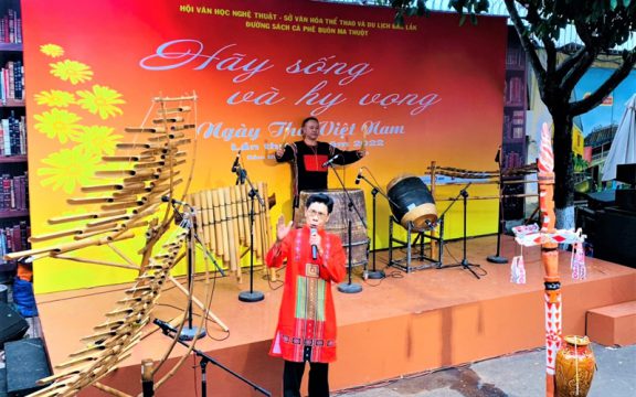 activities-mark-20th-vietnam-poetry-day.jpg