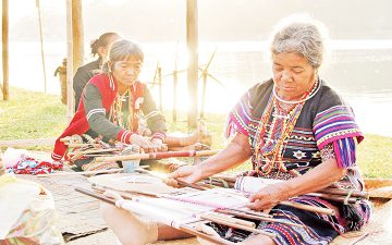 Ethnic women in Central Highlands work to preserve quintessence of brocade