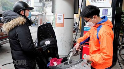 Petrol prices continue to rise by nearly 1,000 VND per litre