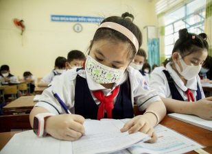 Ho Chi Minh City opens training course on COVID-19 vaccination for children aged 5 – 11