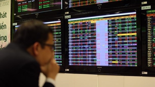 Vietnam’s daily stock trading value ranks second in ASEAN