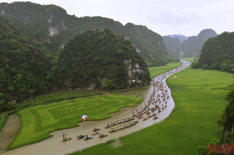 The Golden Colour of Tam Coc - Trang An tourism week opens in Ninh Binh