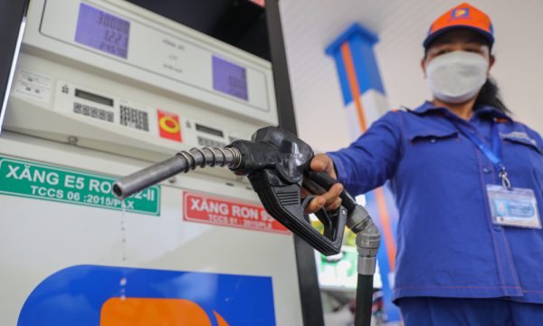 fuel-price-hikes-a-great-burden-on-transport-businesses.jpg