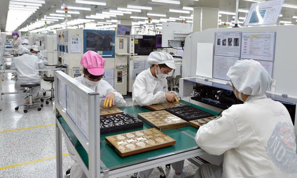 electronics-industry-labor-stuck-low-down-in-value-chain.jpg