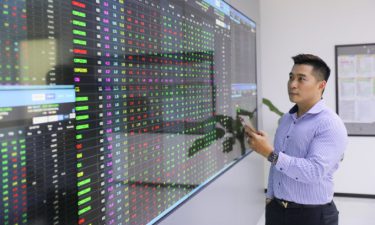 VN-Index closes fourth session in the green